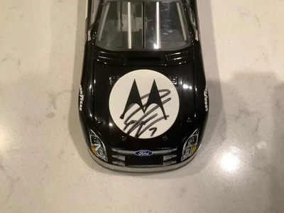 Ford Fusion Motorola 2007 autografiado por Robby Gordon fundido a presión y tarjeta Foto 1 de 4
