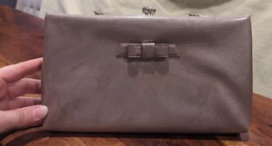 Vintage 50s-60s Gray Patent Evening Clutch Bag, Metal Frame, Clasp, and Chain - Picture 1 of 6