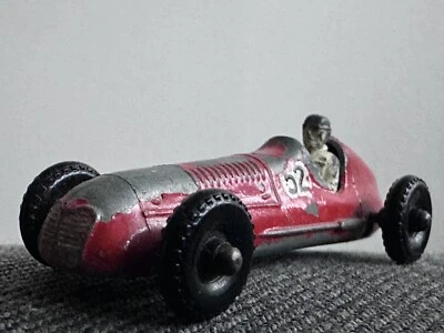 Vintage Lesney Maserati 4CLT/1948 Red No 52. Rare Classic. - playworn - Image 1 of 4