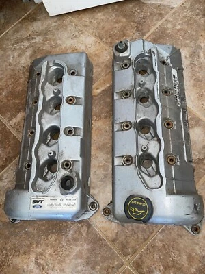 Ford Mustang Cobra SVT DOHC 2003-2004 4,6 L pasajero derecho válvula cubierta motor  Foto 1 de 4