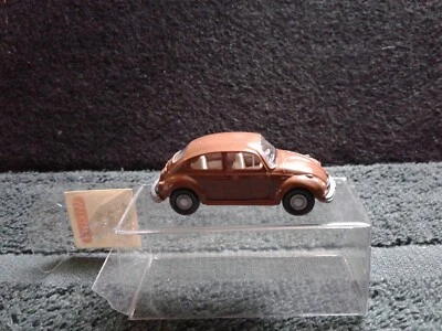 Coche de juguete de plástico Wiking Berlin-W VW 1303 con caja de plástico Foto 1 de 4