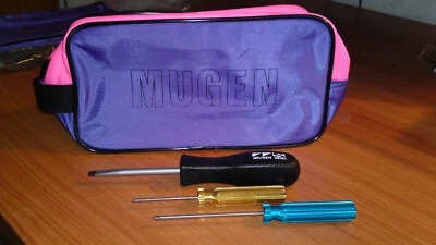 Mugen Werkzeugtasche + Werkzeug ,Schlitz-Imbus Schraubendreher. - Bild 1 von 2