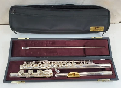 YAMAHA YFL-472 SOLID SILVER OPEN HOLE FLUTE SPLIT E OFFSET G GOLD LIP B FOOT - Image 1 of 4