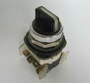 Interruptor selector Allen-Bradley con contactos 800T-XA Cat. 800T-J91KE7 Ser T - Imagen 1 de 3