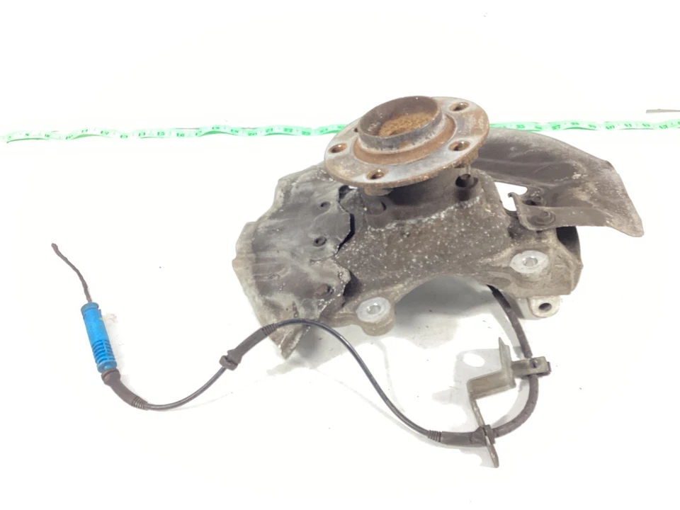 BMW 750I E65 2006-2008 nudillo de husillo delantero izquierdo con cojinete de rueda OEM. Foto 1 de 4