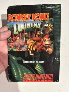 Donkey Kong Country (SNES) - MANUAL ONLY - Instruction Booklet - Picture 1 of 3