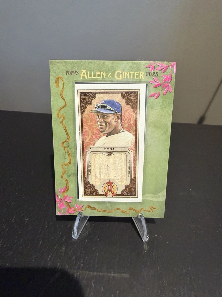 Sammy Sosa 2025 Allen & Ginter Mini Juego Enmarcado ¡Reliquia Usada! Cubs Foto 1 de 2