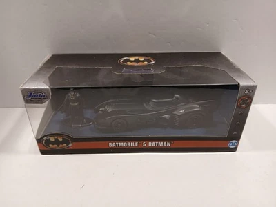Jada BATMOBILE & BATMAN 1:32 Diecast - Hollywood Rides - Image 1 of 3