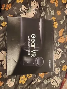 SAMSUNG Gear VR (2017 Edition) with Controller for Galaxy S8 - Picture 1 of 3