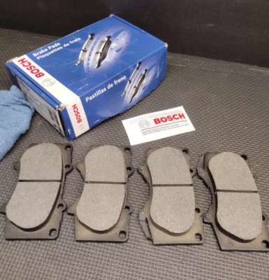 盘式制动垫套装适用于 2000 - 2019 年丰田 4Runner Tacoma FJ Cruiser BOSCH Brake — 第 1/4 张图片