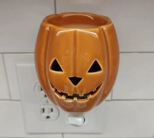 Scentsy Wax Warmer Plug In Jack-o'-lantern Pumpkin Orange Retired EUC - Picture 1 of 3