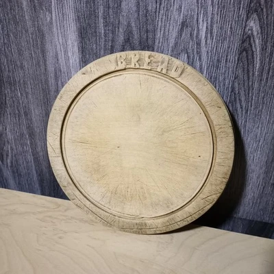 Vintage Rustic Nicely Worn Hand Carved Bread Board - 24 cm - 'Bread' Word - Image 1 of 4