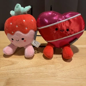 Peluche magnetico rosa cuore fragola Hallmark Valentine Better Together nuovo - Foto 1 di 7