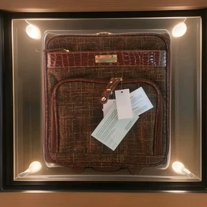Samantha Brown Vintage Tweed Sottosella Bagaglio a Rotolo - Marrone - NUOVO! - Foto 1 di 9