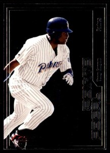 2000 Fleer Focus Focal Points Tony Gwynn San Diego Padres #2F