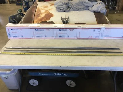 Ford Crestline 1954 2 puertas cuarto de acero inoxidable (izquierda y derecha) Foto 1 de 4