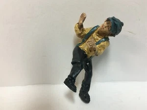 Figura de tren Just Plain Folk # 1039 escala G niño tratando de escalar algo NUEVO - Imagen 1 de 2