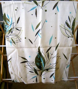 Retro 1960's-70's Cone Flower Pod FLORAL Aqua Gray & Black 42" x 54" TABLECLOTH - Picture 1 of 7