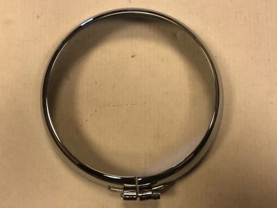 ARMSTRONG SIDDELEY SAPPHIRE — FOGLAMP RIM LUCAS FFT462 — ZIERRING 4 . 5/8" - Bild 1 von 4