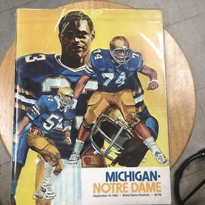 1982 NOTRE DAME VS MICHIGAN NCAA football program - Picture 1 of 2