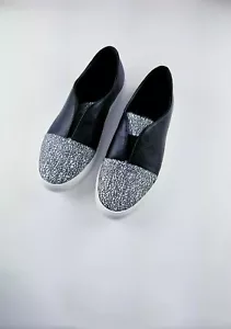 Neu im Karton Logo by Lori Goldstein 74 $ Leder Slipper Turnschuhe - schwarz - Größe 8,5 M - Bild 1 von 10
