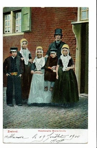 CPA-Carte postale---Pays Bas - Zeeland Walchersche Boerenfamilie- -  VM3222 - Picture 1 of 2