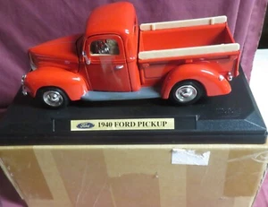 1/24 RED FAIRFIELD MINT 1940 FORD PICKUP, EDIZIONE LIMITATA 1 DI 2.500 - Foto 1 di 3