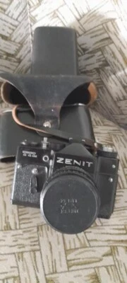 Cámara SLR soviética URSS ZENIT 1980 + Helios  Foto 1 de 3