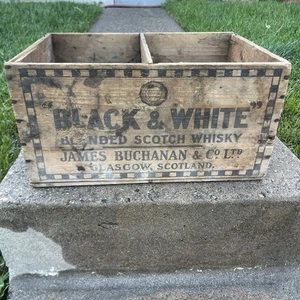 Vintage Black & White Blended Scotch Whiskey James Buchanan Wood Crate Glasgow - Picture 1 of 11
