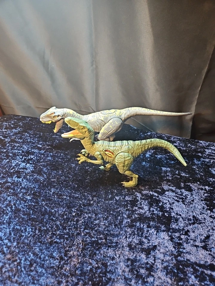 Lot Of 2 Jurassic World Toys Velociraptor B Electronic Growling Hasbro Raptor @F - Image 1 of 4