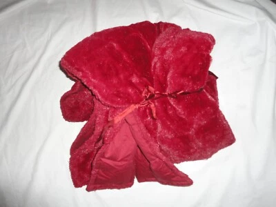 LL BEAN BEAUTIFUL RED FAUX FUR BOX STITCHED (1) THROW BLANKET 48 X 67 - Image 1 of 4