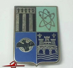FRENCH BADGE. ÉCOLE SUPERIEURE D'ELECTRONIQUE DE L'ARMÉE DE TERRE (ESEAD) G2316 - Picture 1 of 3