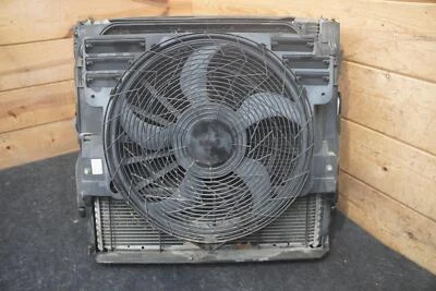 Paquete de refrigeración del motor radiador aire acondicionado condensador ventilador 4,4 L 17101439101 BMW X5 E53 2001 Foto 1 de 4
