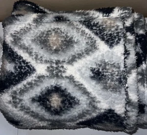 Mainstays Coperta da Lancio in Pile 50x60 Azteca Nero Bianco Grigio - Foto 1 di 8