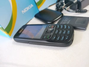 Nokia 6303c Black/Silver Unlocked 17MB 2.2" Mobile Phone 1 Year warranty - Afbeelding 1 van 22