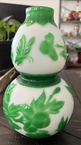 Antique Chinese Peking Green & White Carved Vase 10.25 Inches Pos. Qing Dynasty - Picture 1 of 18