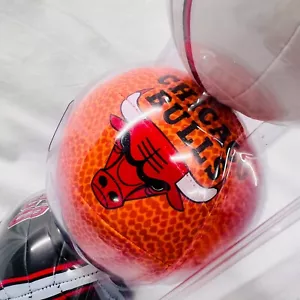 Juego de tres pelotas blandas NBA Chicago Bulls 5” nuevas pelotas de baloncesto de felpa para uso en interiores - Imagen 1 de 5