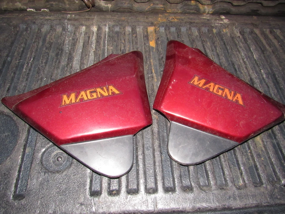 Honda VF700 C V45 1985 Magna cubiertas laterales panel lateral izquierdo derecho cubierta de batería Foto 1 de 1