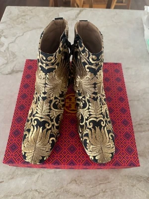 NUEVO $523 Botín Tory Burch Carlotta Negro/Dorado Nayan Brocado Bordado Talla 9.5 Foto 1 de 4