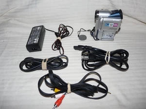 READ DESCRIPTION Canon Elura 40 Elura40 MC MiniDv Mini Dv Camcorder VCR Player - Picture 1 of 9