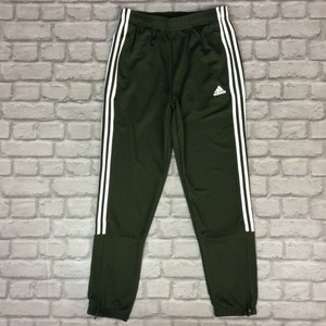 simbolo adidas falso