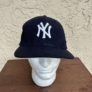 VINTAGE New Era New York Yankees Cap Hat Fitted Mens 7 1/2 Blue MLB Baseball NYC - Bild 1 von 11