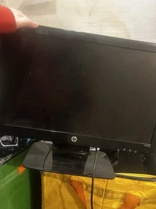 HP 2011x Ultraslim PC Monitor DVI VGA, Widescreen Unused But No Wires - Picture 1 of 2
