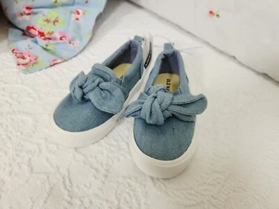 NWT OLD NAVY SIZE 5 TODDLER CHILD CHAMBRAY DENIM BOW SLIP-ON SNEAKERS - Image 1 of 4