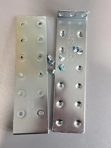 Cisco 700-27917-01 Zestaw do montażu w szafie Zestaw douszny ze śrubami do Nexus N540/93180YC itp. - Zdjęcie 1 z 1