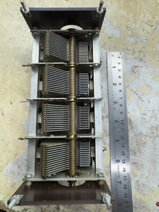 VARIABLE CAPACITOR 4 section 500 pF 14 to 540 pF per section 1/4 in shaft , HP - Zdjęcie 1 z 7