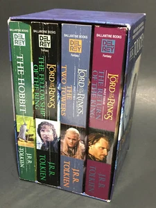 J.R.R. Tolkien Lord Of the Rings and The Hobbit Paperback 4 Books, Box Set 1982 - Imagen 1 de 8