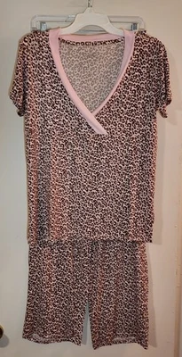 Conjunto de pijama/ropa de salón Studio Badgley Mischka estampado de leopardo de 2 piezas talla S acogedor Foto 1 de 4