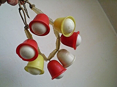 Antiguo sonajero de plástico duro baquelita vintage años 60  Foto 1 de 4