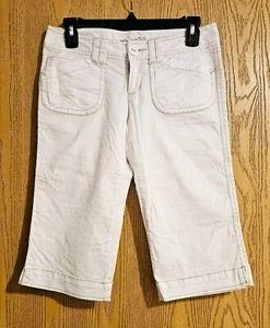 Women's Aeropostale Shorts Capris White w/ Tan Stitching Stretch Size 1/2 - Picture 1 of 4